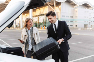 Delhi: 24/7 One-Way Airport-Hotel Transfer by Private Car